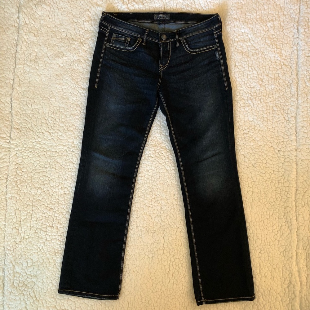 EUC Silver Jeans Co. Lola Jeans, Dark Wash, Pocket Embellishment